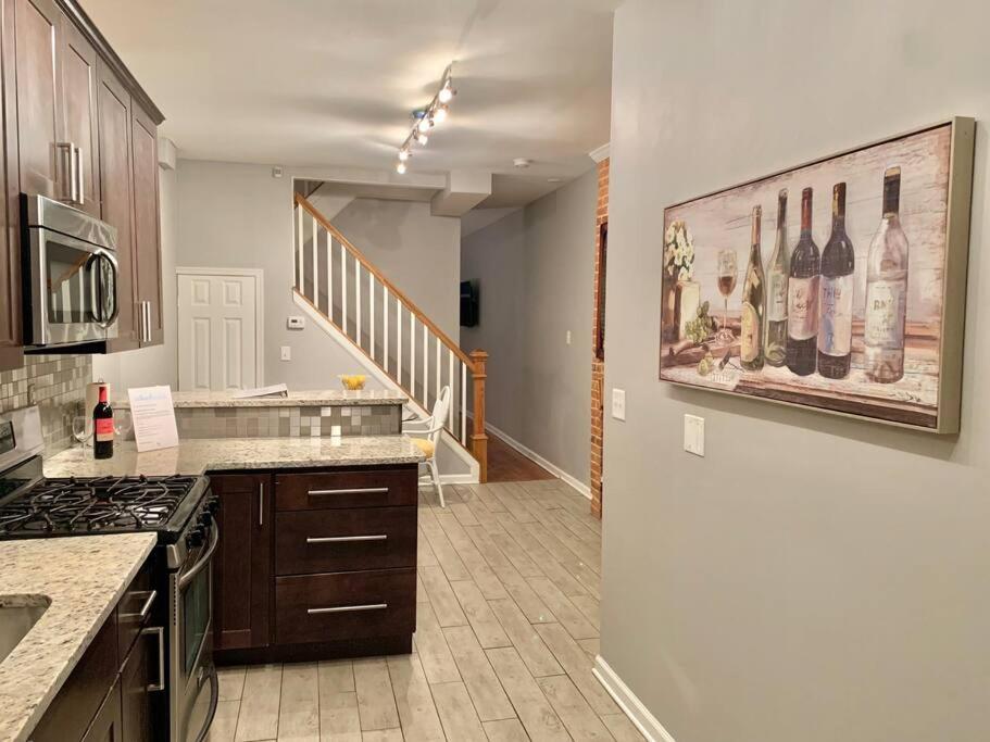 Upscale 2Bd/1.5Ba Townhome Mins To Jhh & Downtown Baltimore Ngoại thất bức ảnh